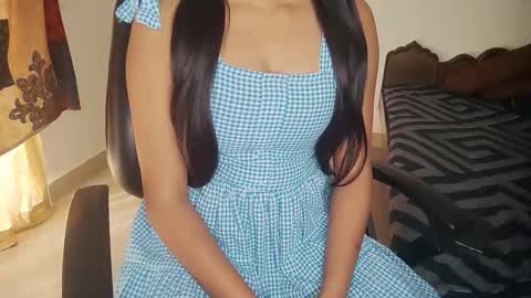 _shalini_0 online show from 11.24.25