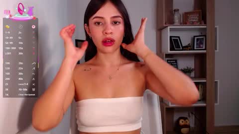 Snapshot of _smallpeach chatting on 10.19.25 Lauren online show from 10.19.25