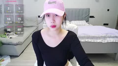 Snapshot of _smileflower_ chatting on 02.16.25 winni online show from 02.16.25