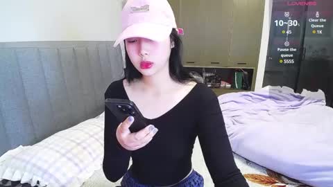 Snapshot of _smileflower_ chatting on 02.24.25 winni online show from 02.24.25