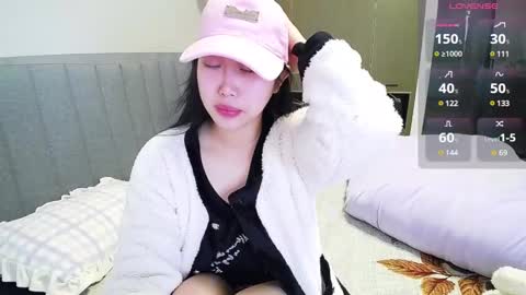 Snapshot of _smileflower_ chatting on 02.25.25 winni online show from 02.25.25