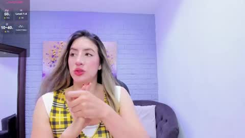 Snapshot of _sofia_cruz chatting on 05.06.26 640 200 online show from 05.06.26