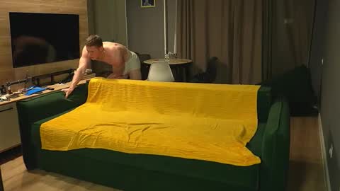 OLIVERpvt is open online show from 12.22.25