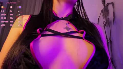 Angela   online show from 10.04.25