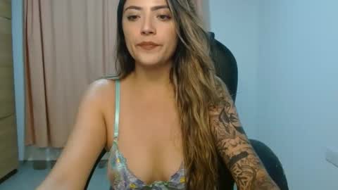 Snapshot of _sweet_rachel chatting on 11.05.25 Rachel online show from 11.05.25