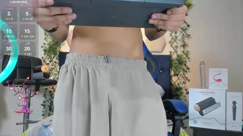 Snapshot of _taylor_black chatting on 11.11.25 Taylor online show from 11.11.25