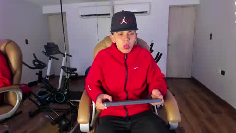 _taylorblack online show from 04.12.26