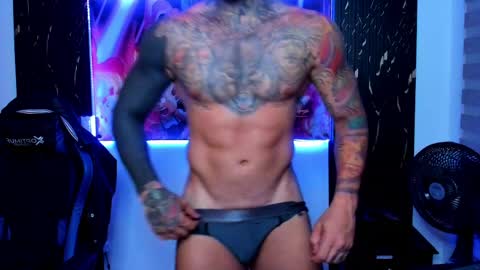 Snapshot of _thadeo_ chatting on 04.11.26 ThadeoWolf online show from 04.11.26