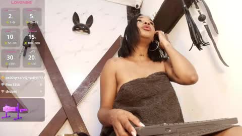 Snapshot of _tinny_hot chatting on 04.11.26 tinny online show from 04.11.26