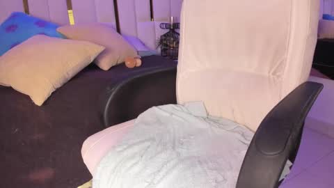 Snapshot of _tinyrousse_ chatting on 02.11.26 Rousse online show from 02.11.26