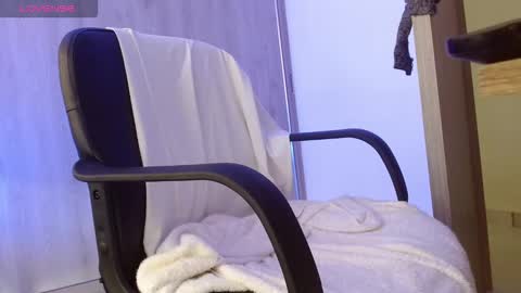 Snapshot of _tinyrousse_ chatting on 02.25.26 Rousse online show from 02.25.26