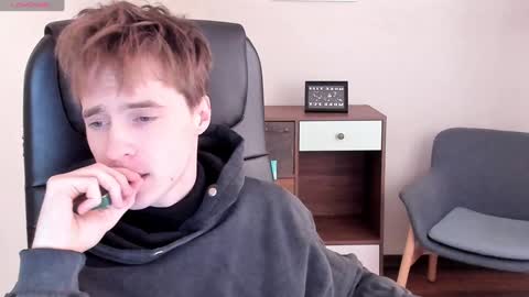 Snapshot of _tokyo_ghoul chatting on 01.10.25 _tokyo_ghoul online show from 01.10.25