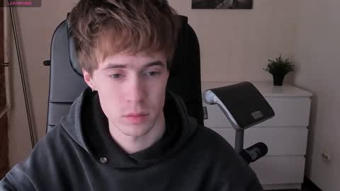 Snapshot of _tokyo_ghoul chatting on 02.02.25 _tokyo_ghoul online show from 02.02.25