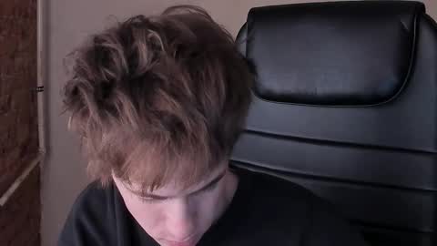 Snapshot of _tokyo_ghoul chatting on 02.14.25 _tokyo_ghoul online show from 02.14.25