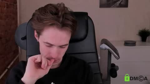 Snapshot of _tokyo_ghoul chatting on 11.07.25 _tokyo_ghoul online show from 11.07.25