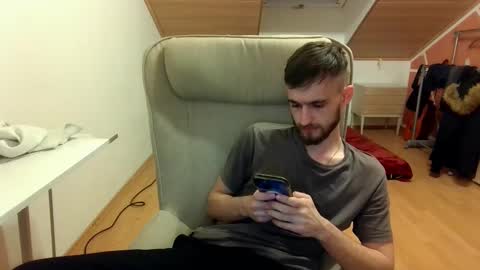 Snapshot of _v_l_a_d_ chatting on 02.01.25 Vlad online show from 02.01.25