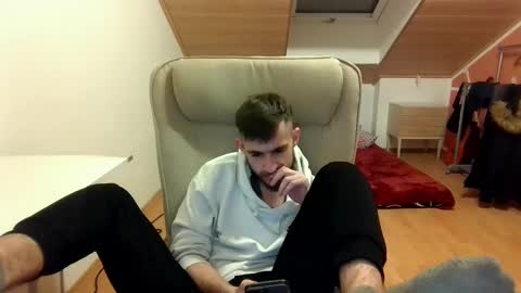 Snapshot of _v_l_a_d_ chatting on 02.02.25 Vlad online show from 02.02.25