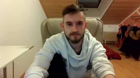 Snapshot of _v_l_a_d_ chatting on 02.03.25 Vlad online show from 02.03.25