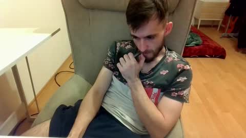 Snapshot of _v_l_a_d_ chatting on 02.08.25 Vlad online show from 02.08.25