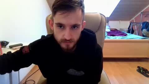 Snapshot of _v_l_a_d_ chatting on 02.13.25 Vlad online show from 02.13.25