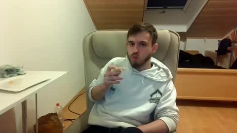 Snapshot of _v_l_a_d_ chatting on 03.10.25 Vlad online show from 03.10.25