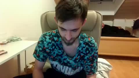 Snapshot of _v_l_a_d_ chatting on 03.11.25 Vlad online show from 03.11.25