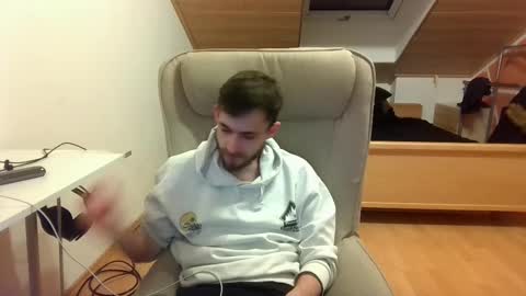 Snapshot of _v_l_a_d_ chatting on 03.12.25 Vlad online show from 03.12.25