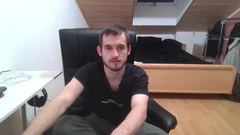 Snapshot of _v_l_a_d_ chatting on 10.17.25 Vlad online show from 10.17.25