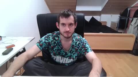 Snapshot of _v_l_a_d_ chatting on 10.30.25 Vlad online show from 10.30.25