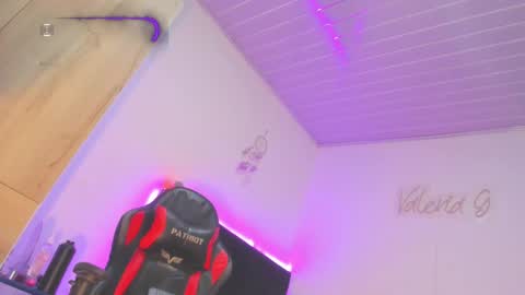    online show from 03.05.25