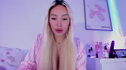   online show from 03.10.25