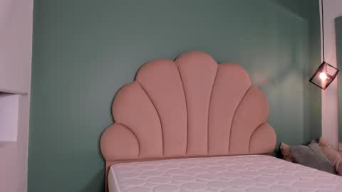 Snapshot of _vix555_ chatting on 12.16.24 Vix online show from 12.16.24