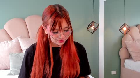 Snapshot of _vix555_ chatting on 12.17.24 Vix online show from 12.17.24