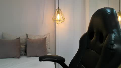 Snapshot of _vix555_ chatting on 12.30.24 Vix online show from 12.30.24