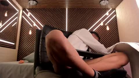 Snapshot of _white_fox_ chatting on 02.12.25 white fox online show from 02.12.25