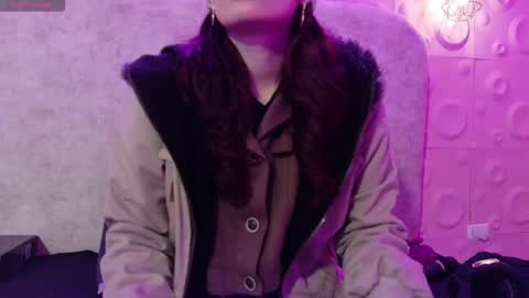 Yuyi online show from 11.02.25