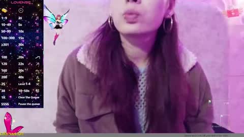Yuyi online show from 11.06.25