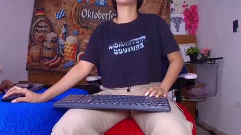 Aisha online show from 09.29.25