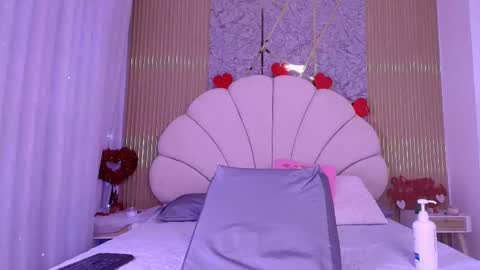 Snapshot of a_aisha chatting on 02.09.26 Aisha online show from 02.09.26