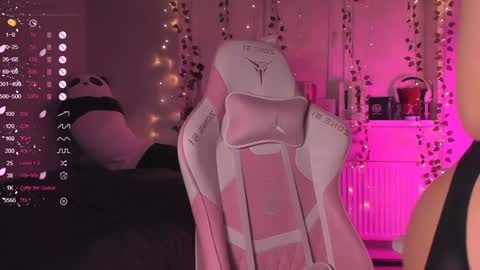 Snapshot of a_nice chatting on 02.03.25 Anice online show from 02.03.25