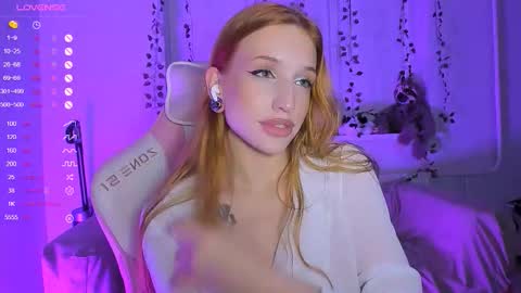 Snapshot of a_nice chatting on 11.22.25 Anice online show from 11.22.25