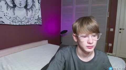 Kris Michael online show from 09.22.25