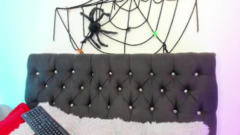 A Sexy Couple online show from 10.16.25