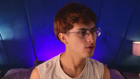 Snapshot of aaron_eze chatting on 07.18.26 Aaron Ezequiel online show from 07.18.26