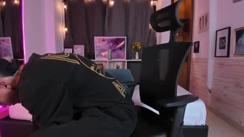 Aaron online show from 12.14.24