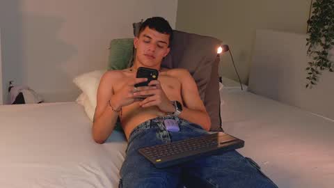 AARON  online show from 10.03.25