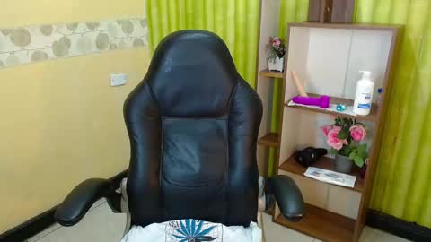 im NiallDun online show from 12.14.24