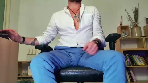 Snapshot of aaronbomer chatting on 04.29.26 Aaron online show from 04.29.26