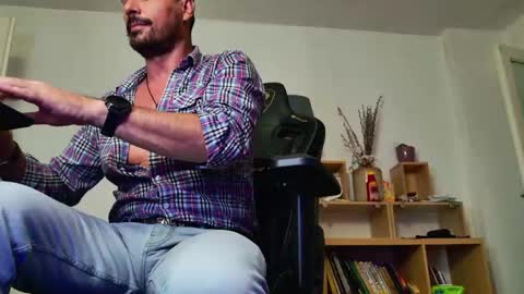 Snapshot of aaronbomer chatting on 05.20.26 Aaron online show from 05.20.26