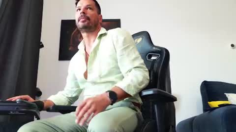 Snapshot of aaronbomer chatting on 07.25.26 Aaron online show from 07.25.26